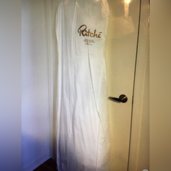 Pronovias Designer Wedding Dress - Picture 8 of 8